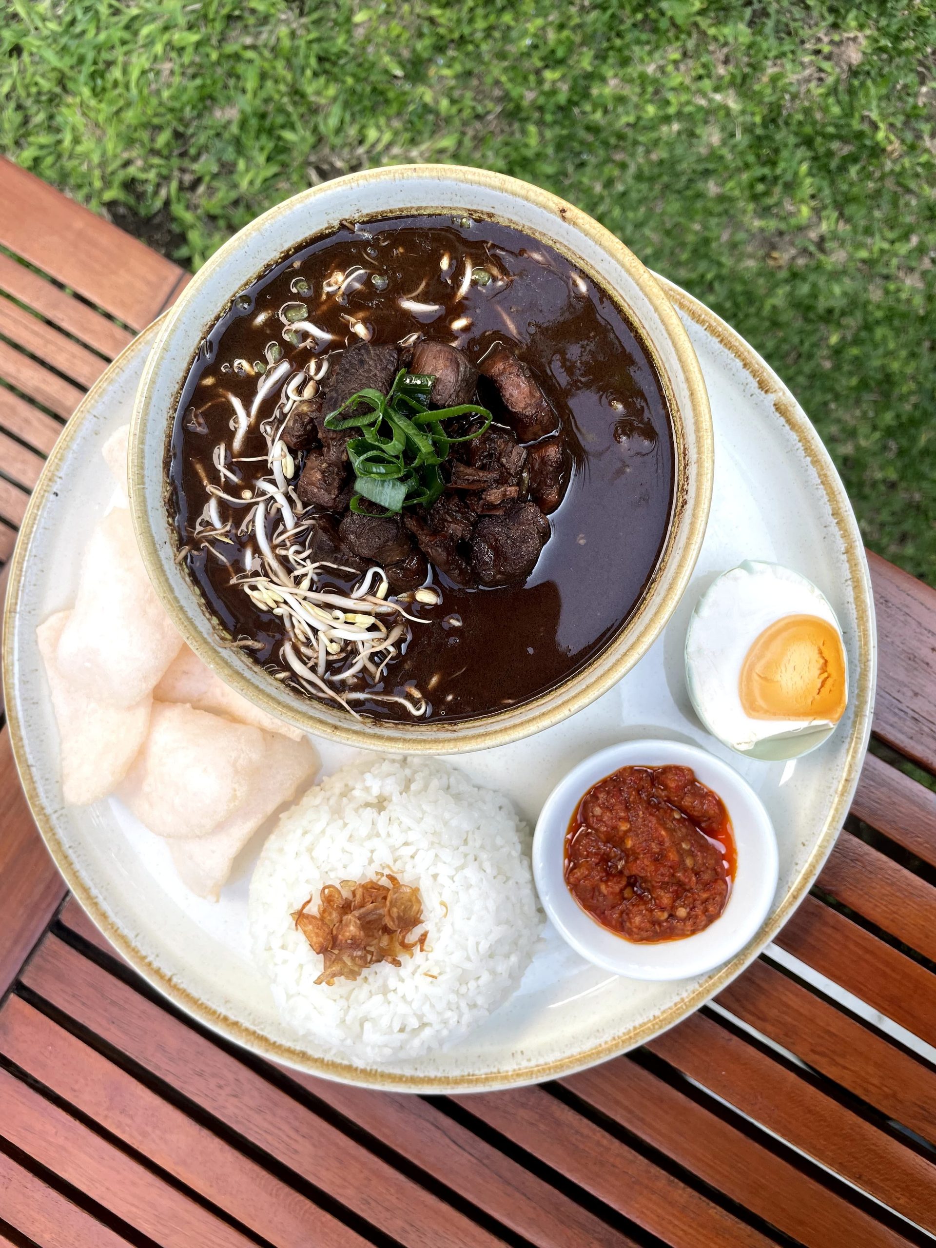 Resep Rawon Surabaya: Hitam Legam dengan Cita Rasa Istimewa