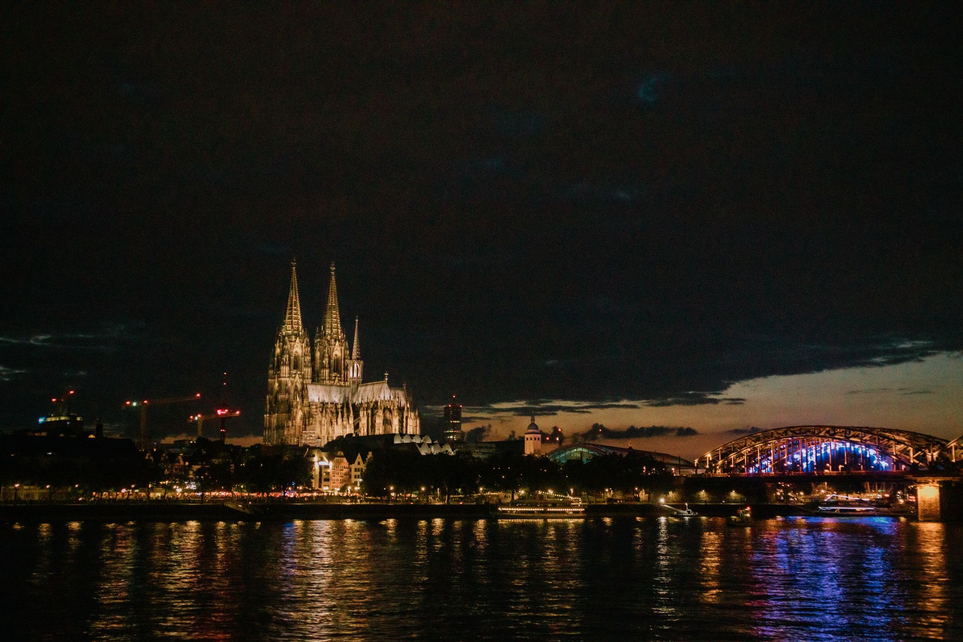 Panduan Lengkap Cologne: Brauhaus Fruh, Restaurant Rhineland Wajib Coba