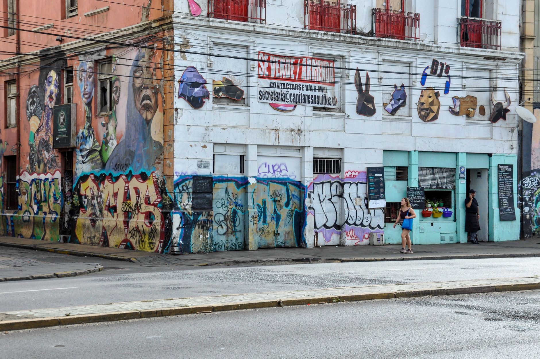 Cafe Vinilo: All-in-One Guide to Chilean Cafe in Valparaiso