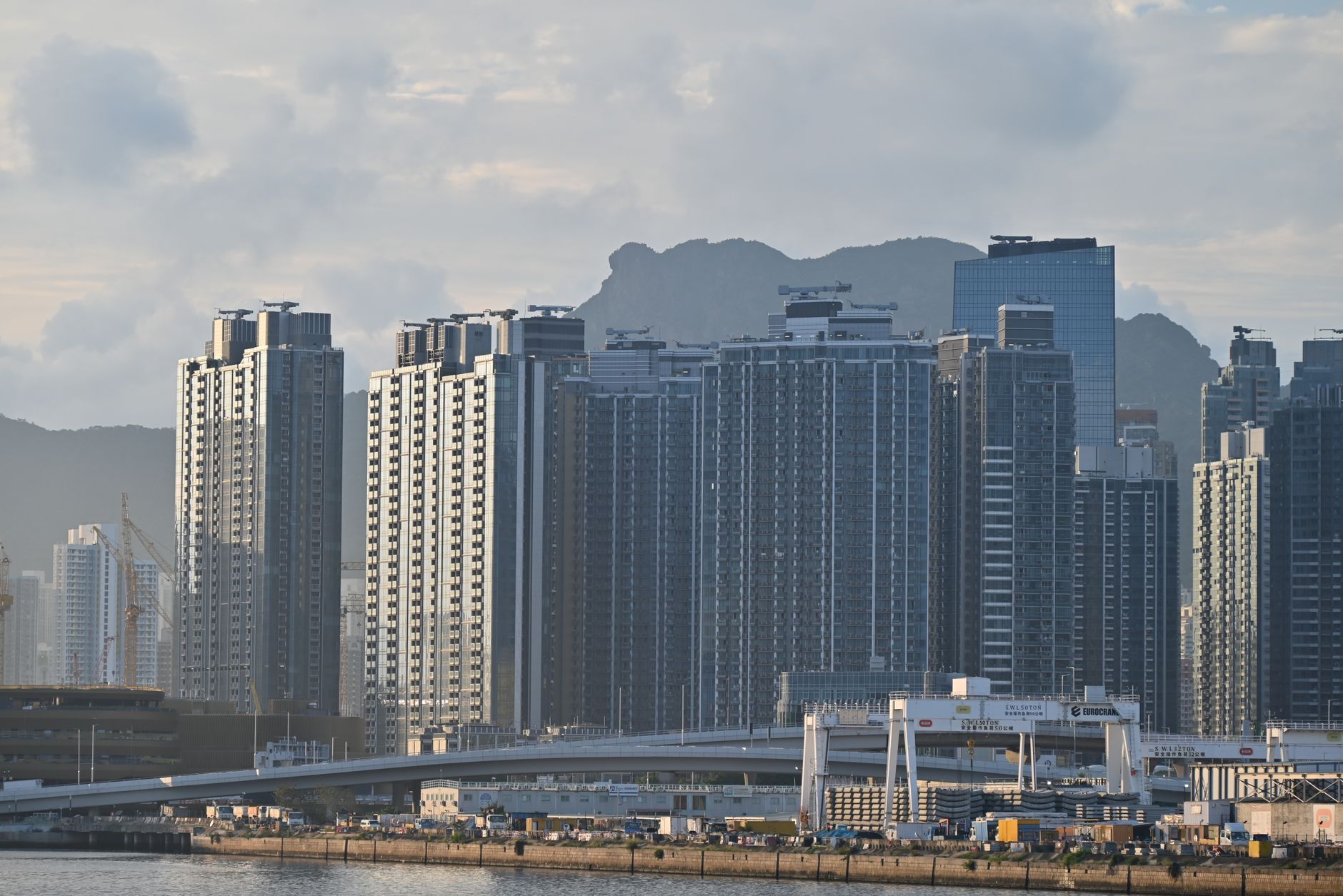 Caprice Hong Kong Info Hub: Menu, Reservations, Tips 2026