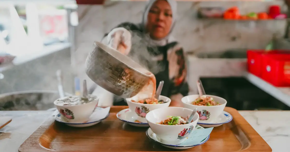 Review Coto Makassar di Coto Makassar Daeng, Makassar: Wajib Coba! Hidden Gem Kuliner Nusantara yang Bikin Nagih