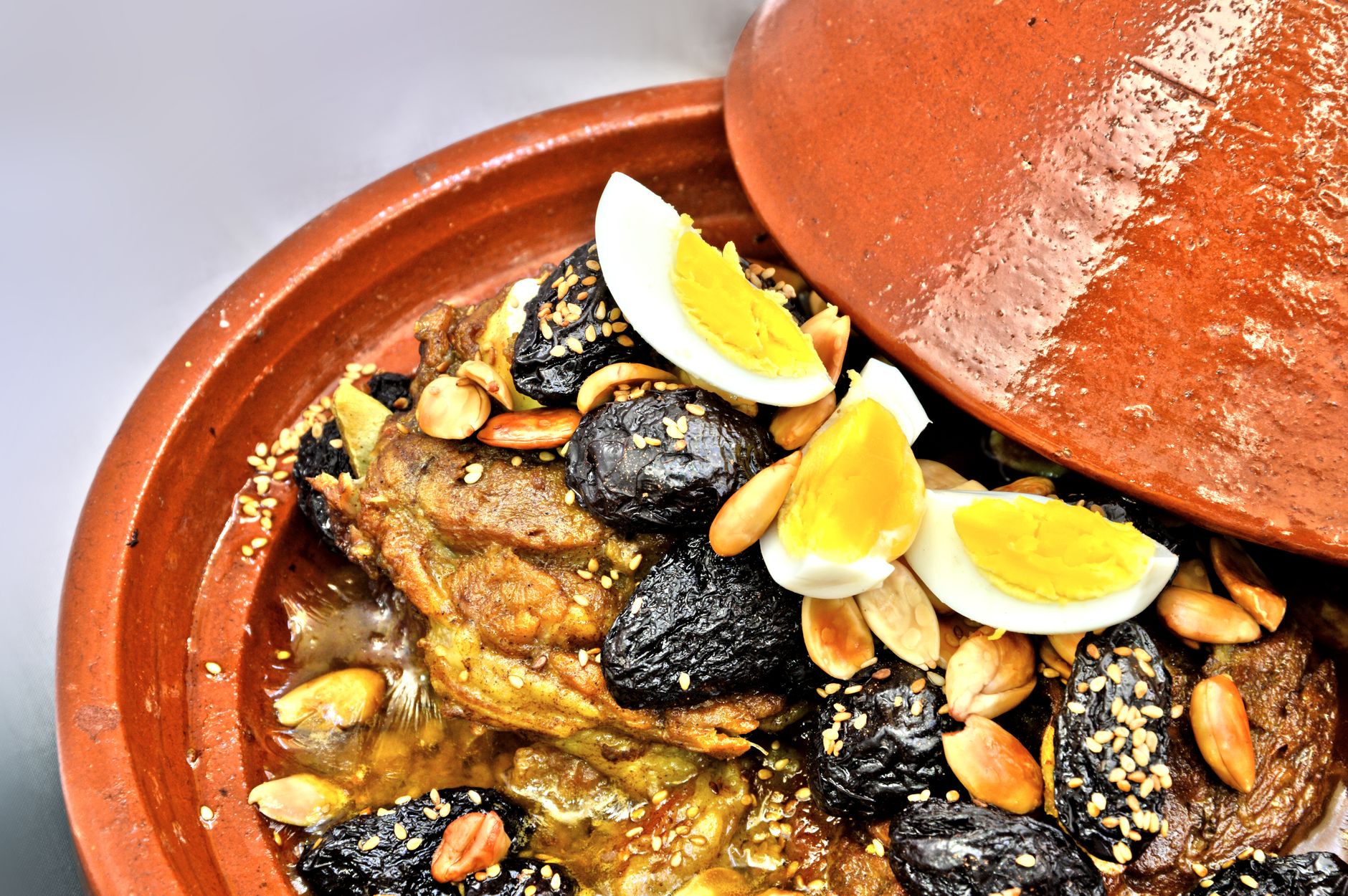 Review Dar Roumana: Fine Dining Moroccan Modern Terbaik di Morocco Suasana Elegan