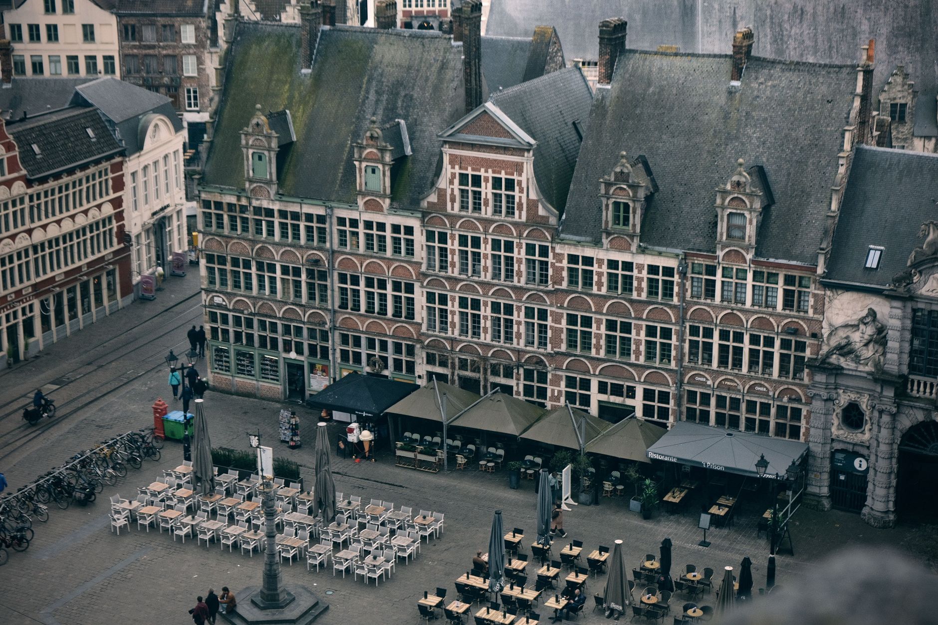 Dulle Griet Ghent: Bar Bir Belgia dengan 500+ Pilihan Bir