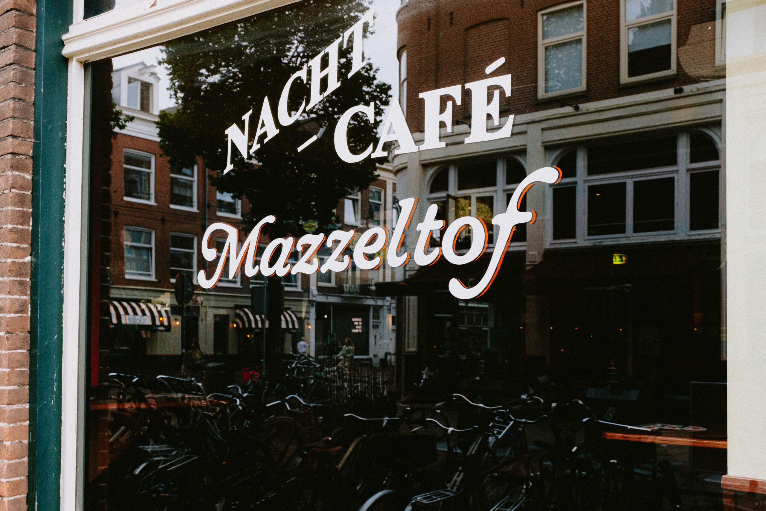 Café de Hoop: Trendy dutch apple pie|Cafe in Amsterdam, Netherlands