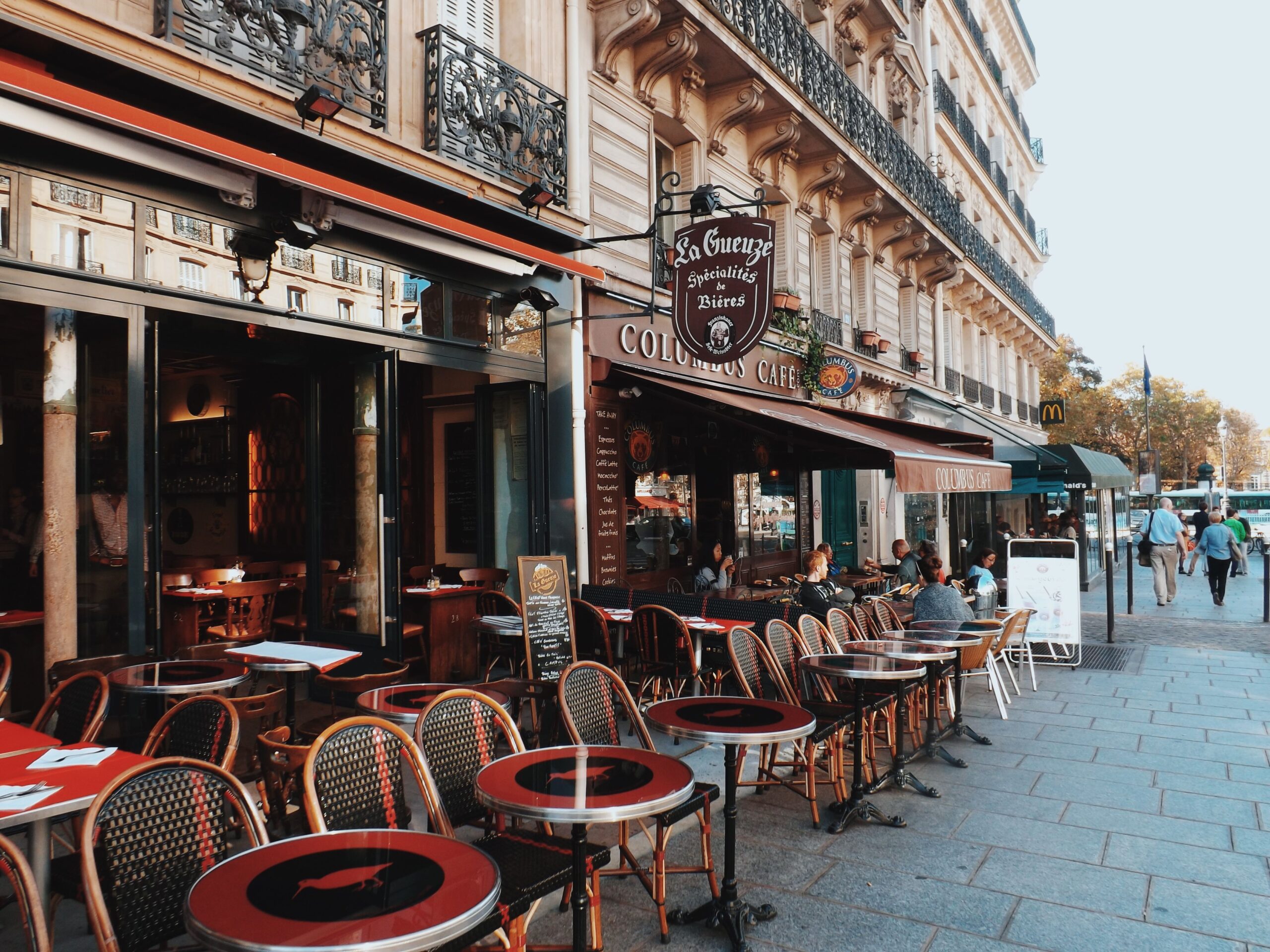 Eiffel Tower View Restaurant – Paris’s Hidden Culinary Gem: A Comprehensive Restaurant Review