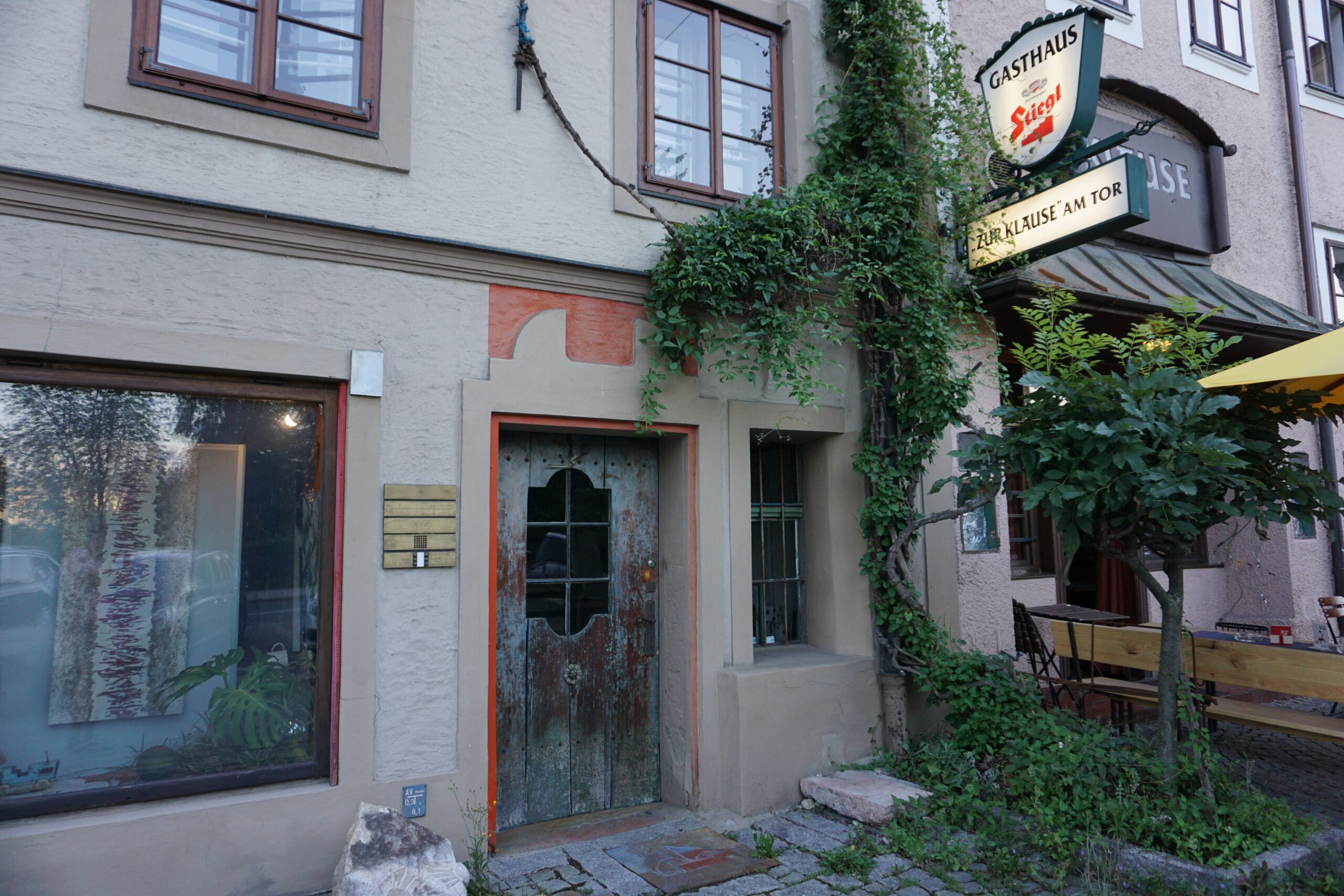 The Café Tomaselli Experience: Apfelstrudel, Mozartkugel in Salzburg
