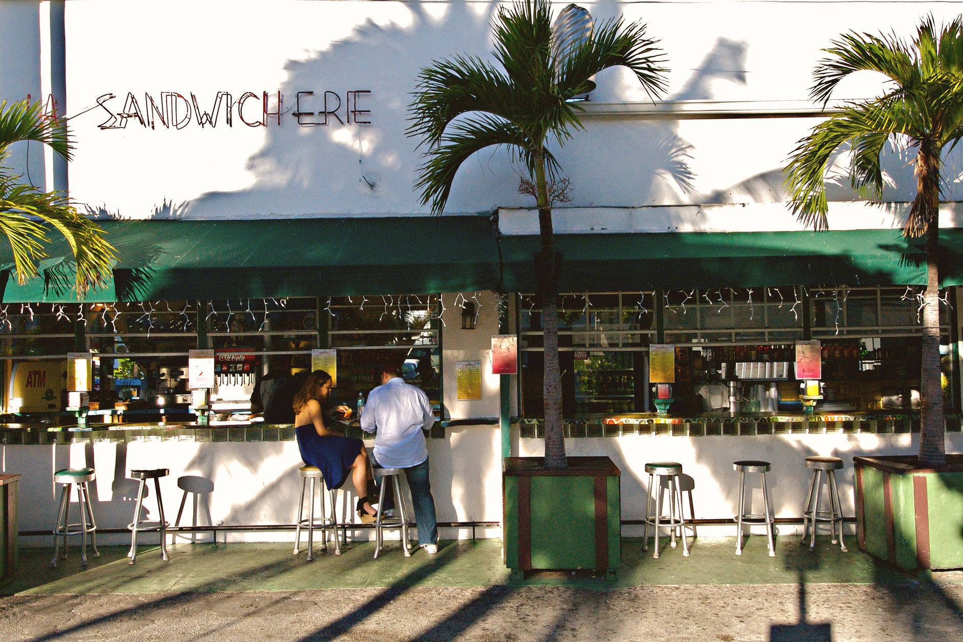 Versailles Restaurant Miami: Cuban Food Legendaris di Little Havana