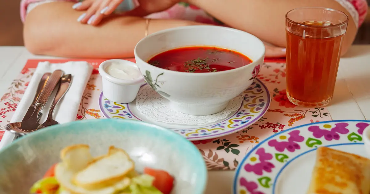 Review Borscht Ukraina di Kyiv: Menikmati Cita Rasa Autentik Ukraina dari Generasi ke Generasi