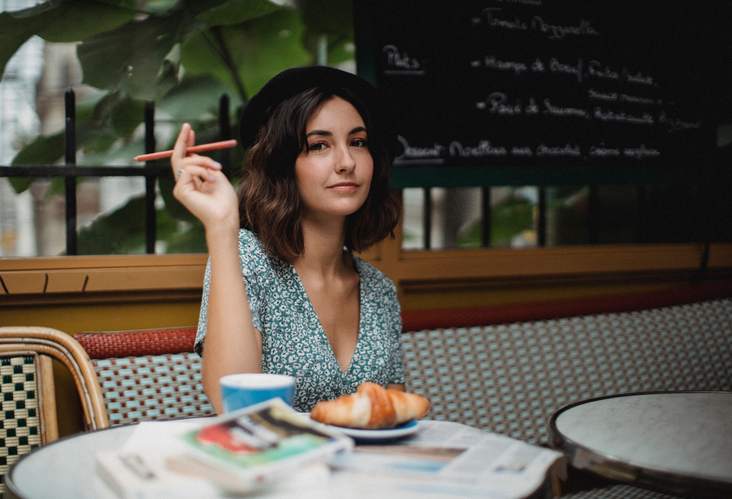 Café de Flore – Cafe French Cafe Trendy yang Bikin Kamu Balik Lagi