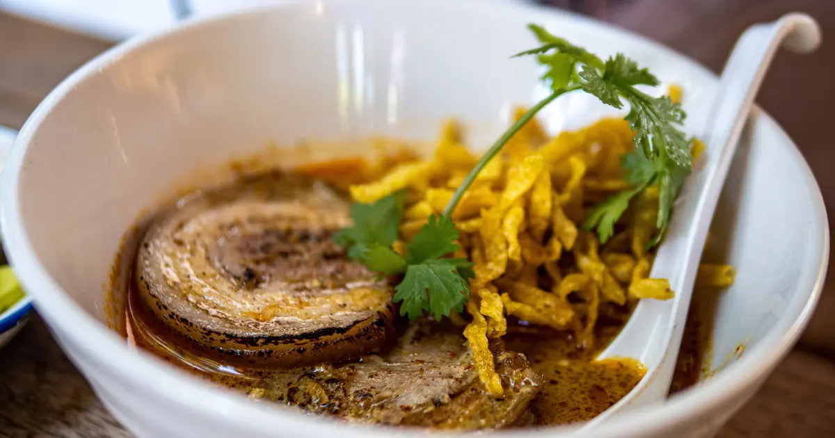 Review Spesial Khao Soi di Chiang Mai: Menikmati Kelezatan Thailand dengan Resep Turun Temurun