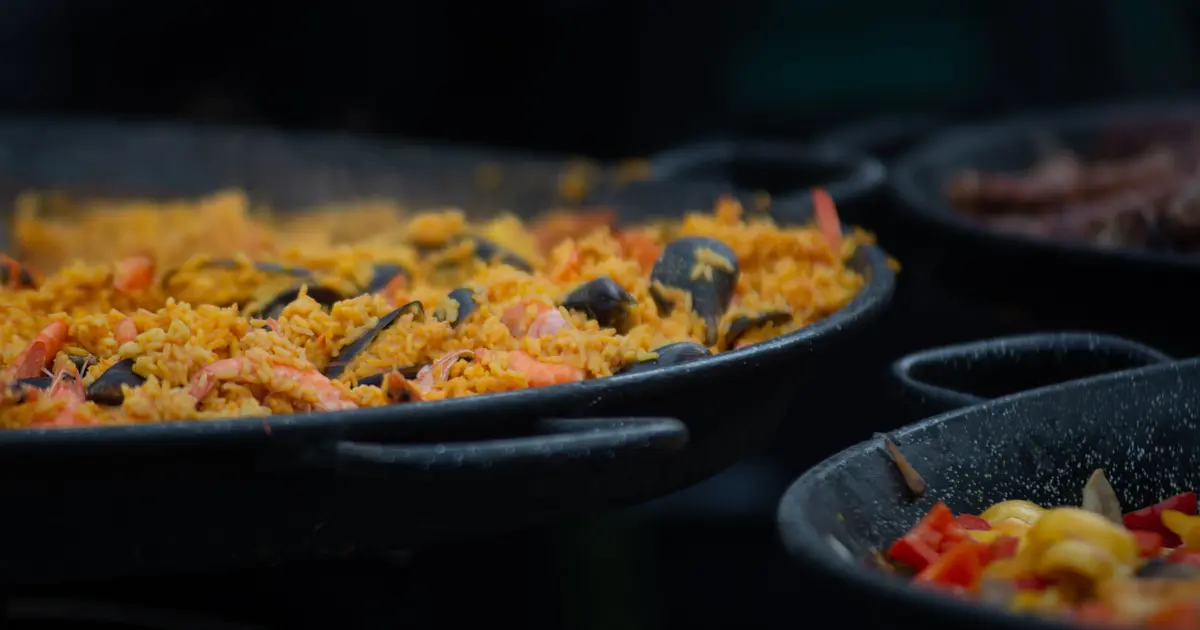 Review Paella Valencia di Restaurante La Pepica, Valencia, Spanyol: Menikmati Cita Rasa Autentik Spanyol dengan Harga Terjangkau dan Kualitas Premium