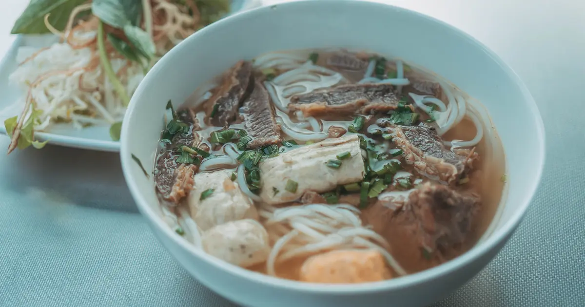 Pho Bo Hanoi di Pho House, Hanoi, Vietnam: Review Lengkap, Harga, Menu, dan Tips Menikmati Kuliner Vietnam
