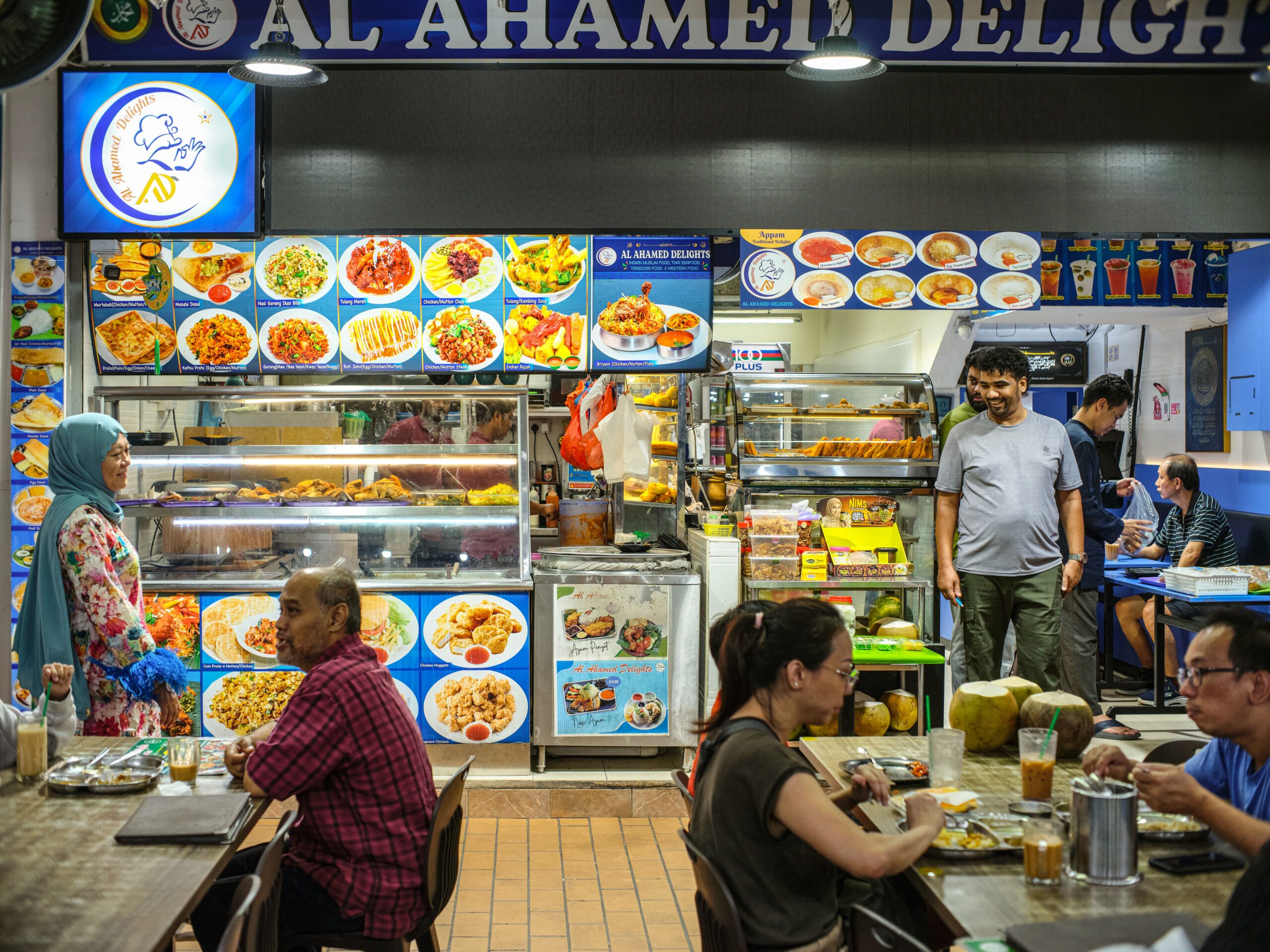 Lau Pa Sat Uncovered: Singapore’s Trendy Singaporean Hawker Cafe Gem