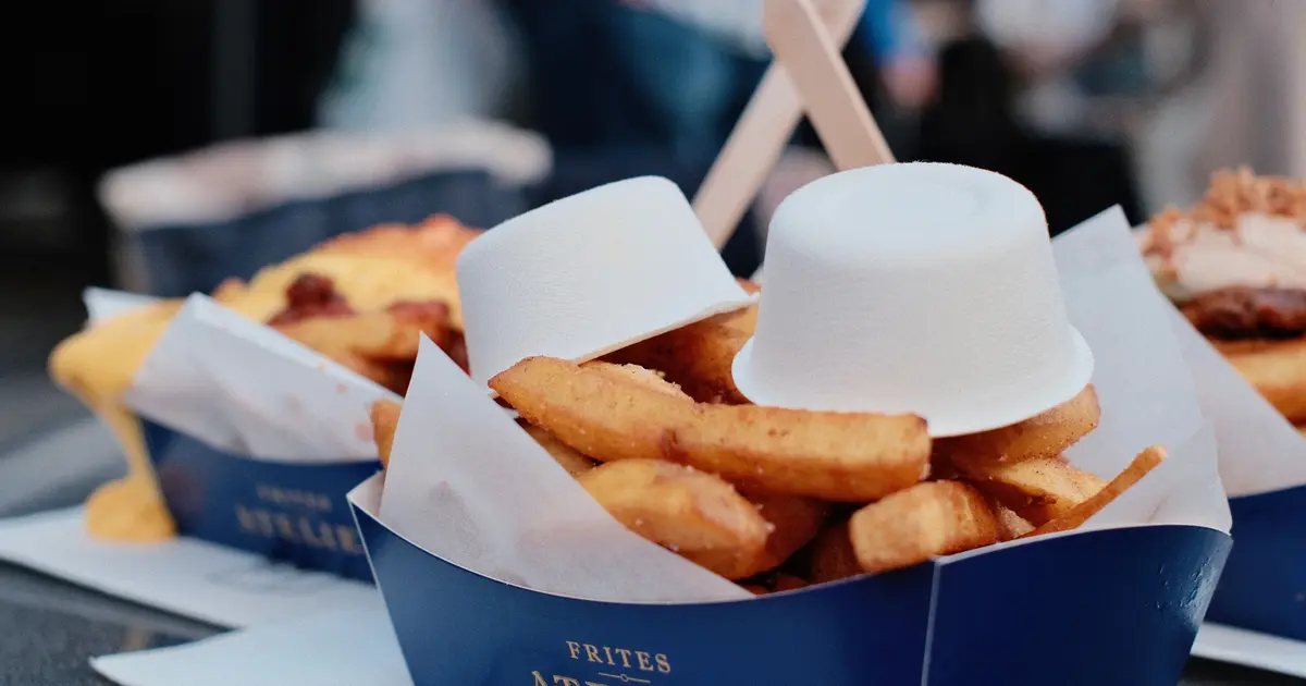 Review Street Food Brussels di Frites Brussels, Brussels: Menikmati Cita Rasa Autentik Belgia dengan Harga Terjangkau