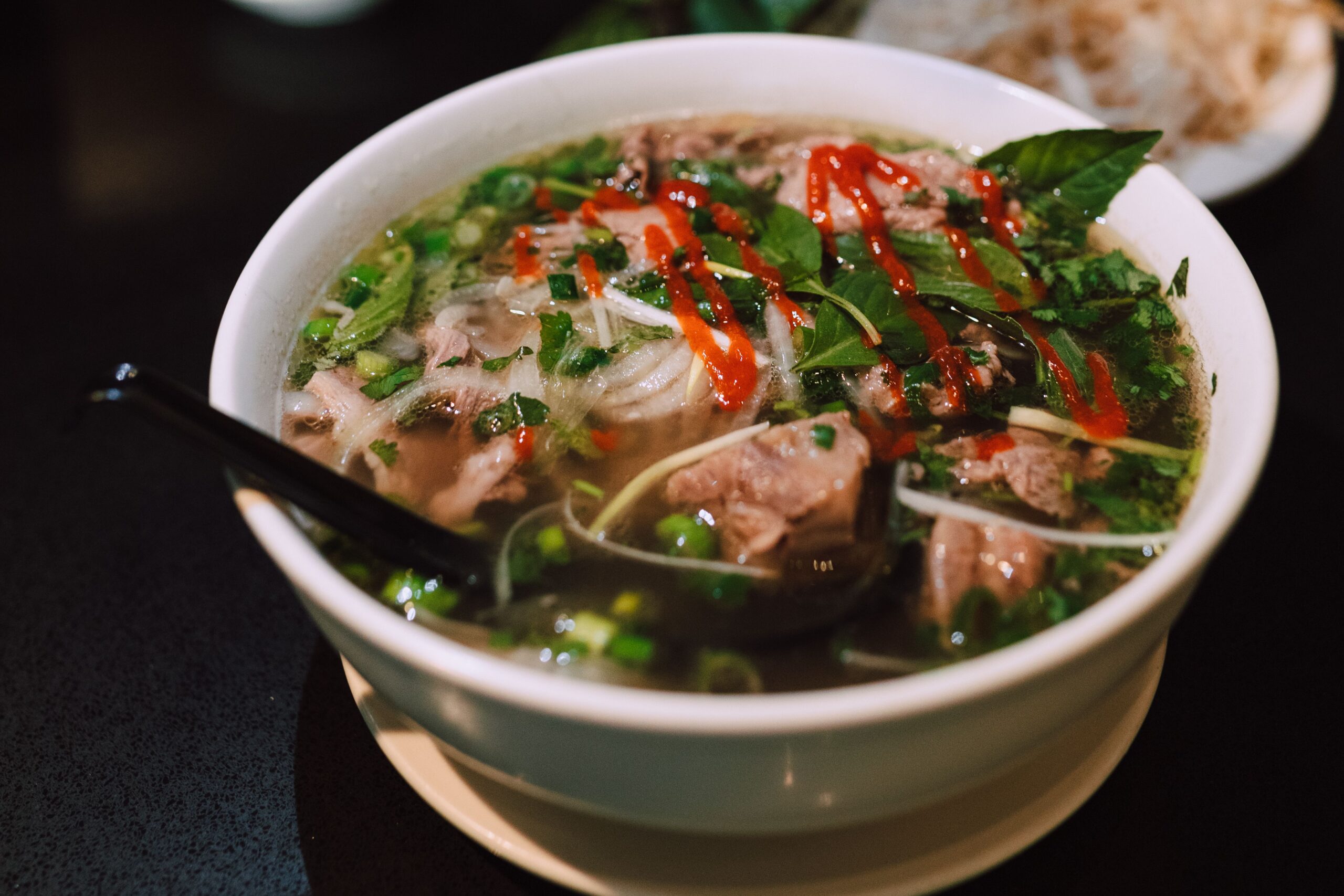 Di Balik Dapur Pho Gia Truyen: Restaurant Vietnamese Trendy di Hanoi