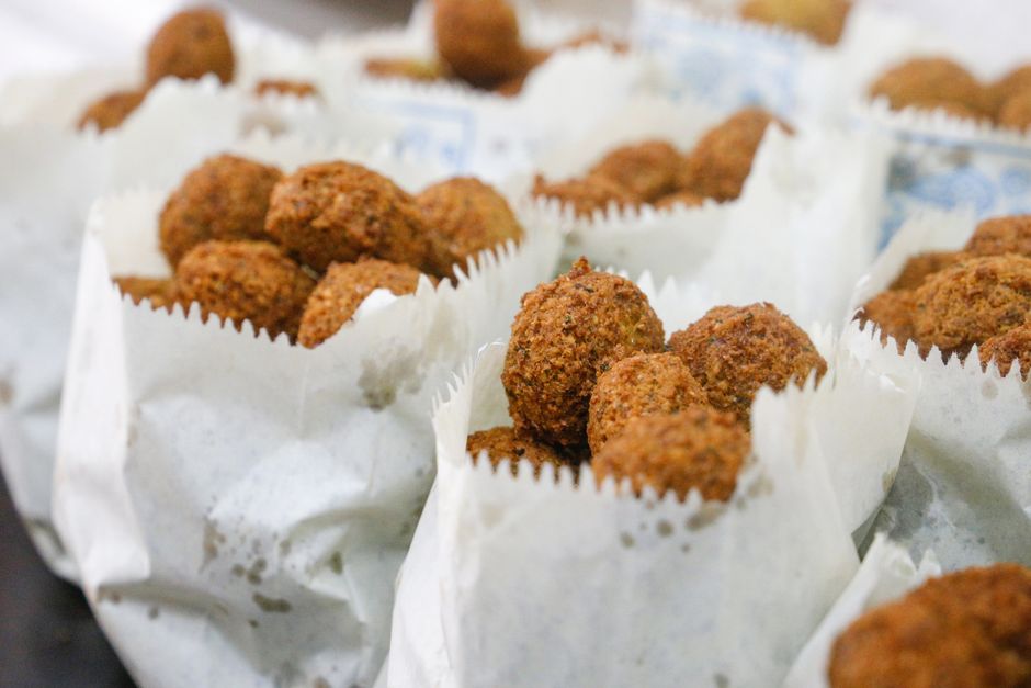 Falafel Hakosem Tel Aviv Info: Falafel Menu & Tips